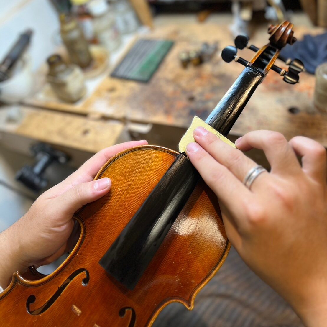 LINEALBUM維修2402014 - 希爾提琴HEL VOLINS